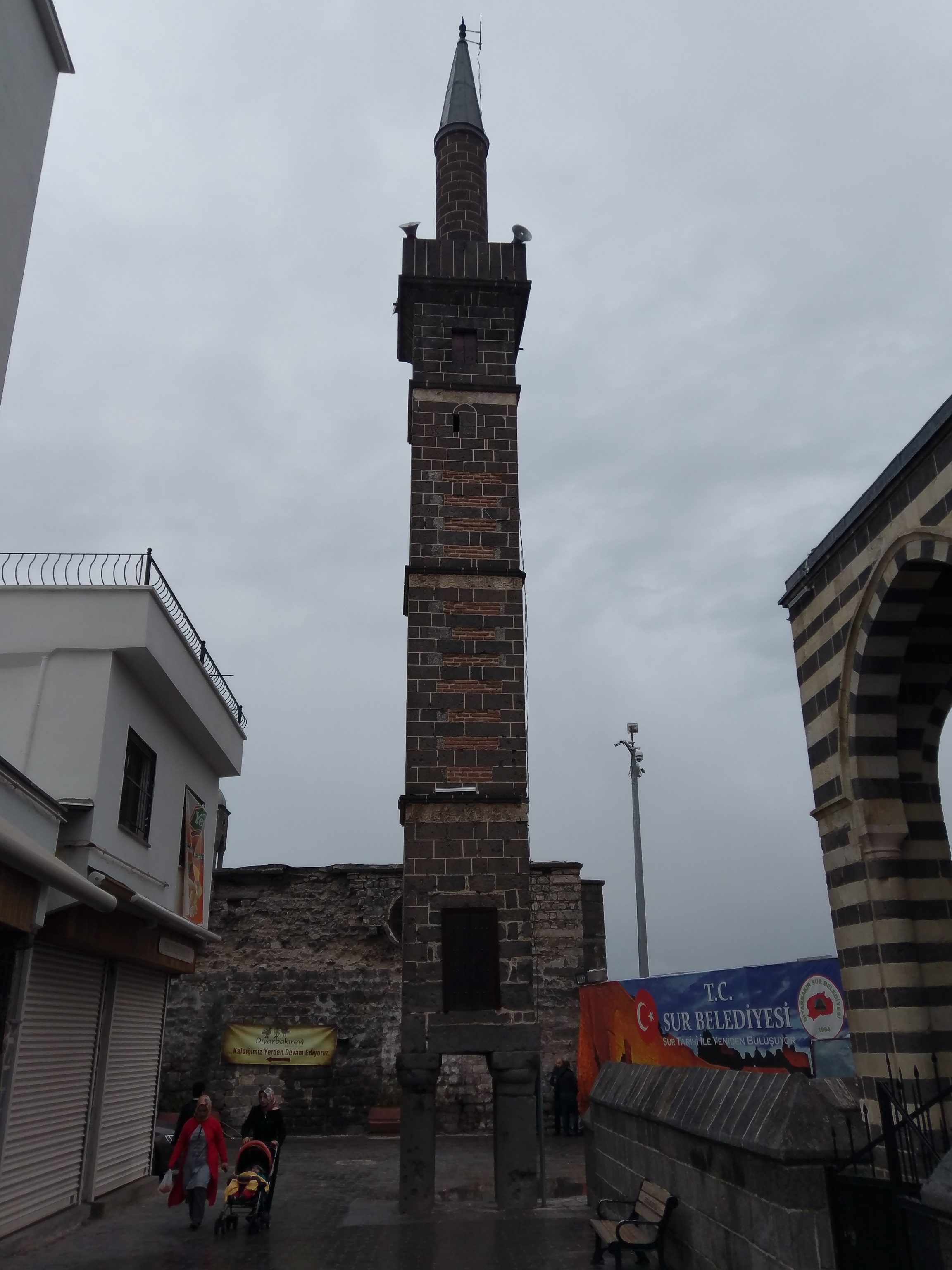 4 ayaklı minare